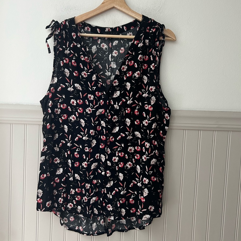 Sanctuary XL Black Pink Floral Sleeveless Button Up Blouse Rayon Top